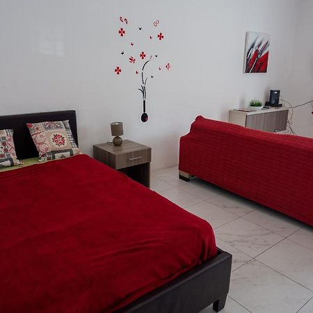 Seafront Apartment Between Valletta And Sliema Msida Exterior photo