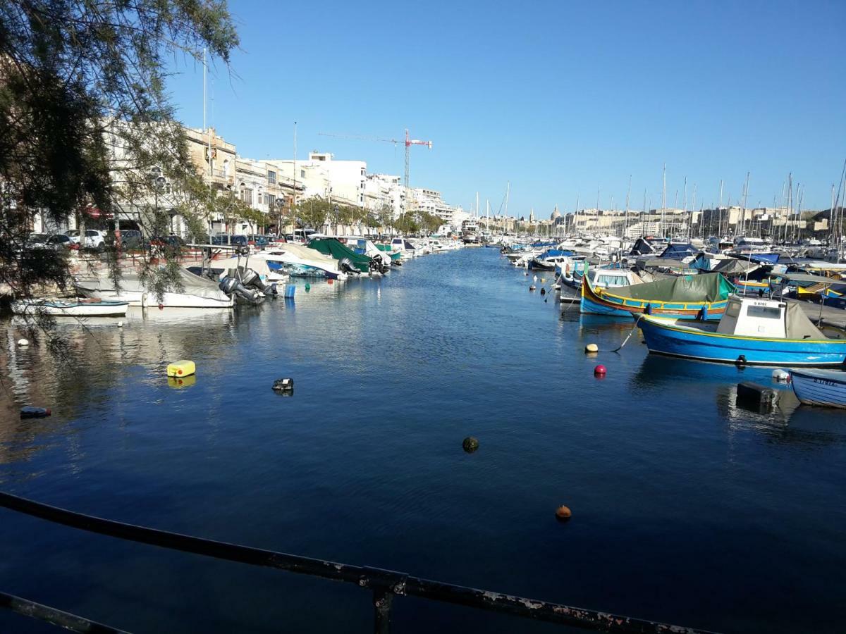 Seafront Apartment Between Valletta And Sliema Msida Exterior photo