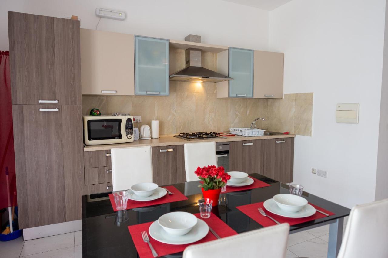 Seafront Apartment Between Valletta And Sliema Msida Exterior photo